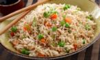 طريقة عمل الأرز المقلي بالبيض